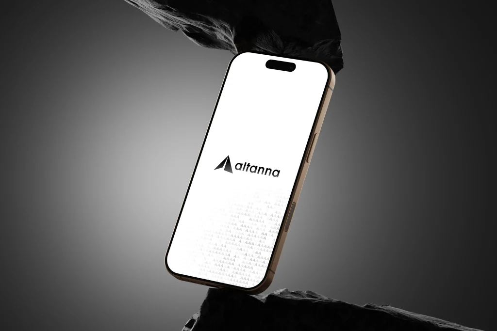 Smartphone affichant le logo Altanna dans un univers sombre et technologique